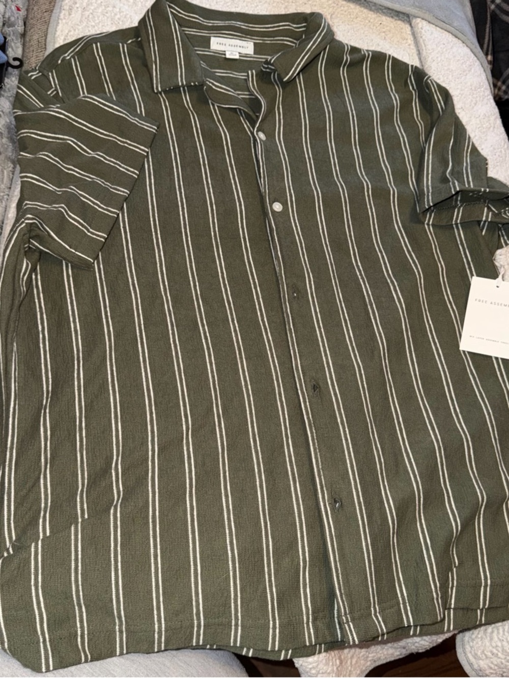Free Assembly Camp Shirt Mens XL‎ Green Stripe Short Sleeve Button Up